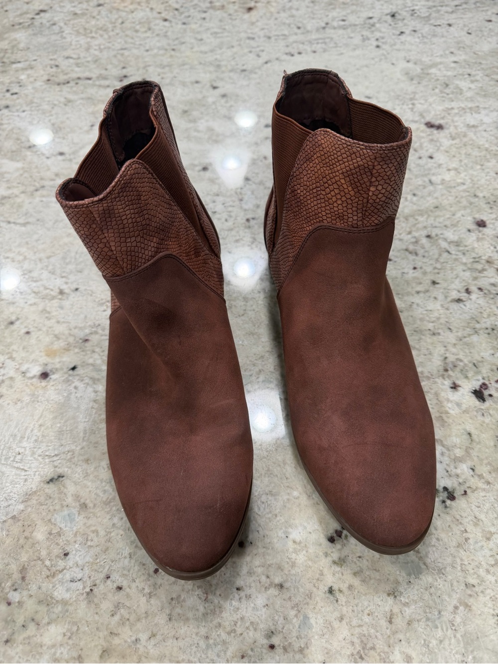 Roxy Women’s Redish Brown Chukka Chelsea Boots Size 10